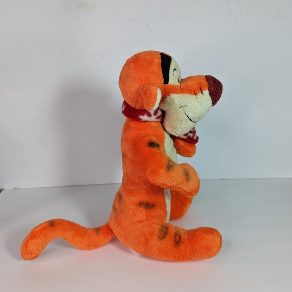 Disney's Tigger Winter Holiday Plush 11" - Picture 6 of 10